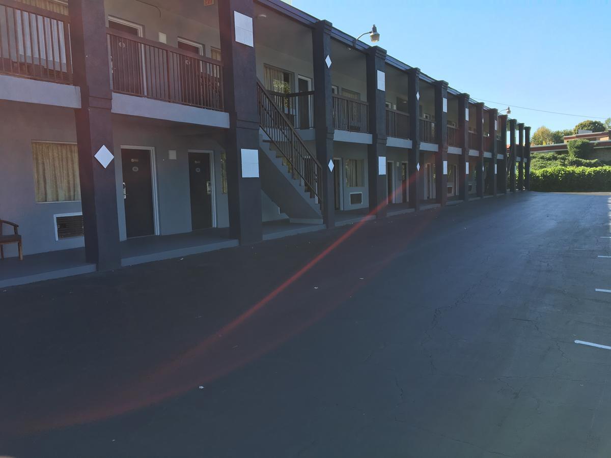 Fulton Inn Lodge West エクステリア 写真